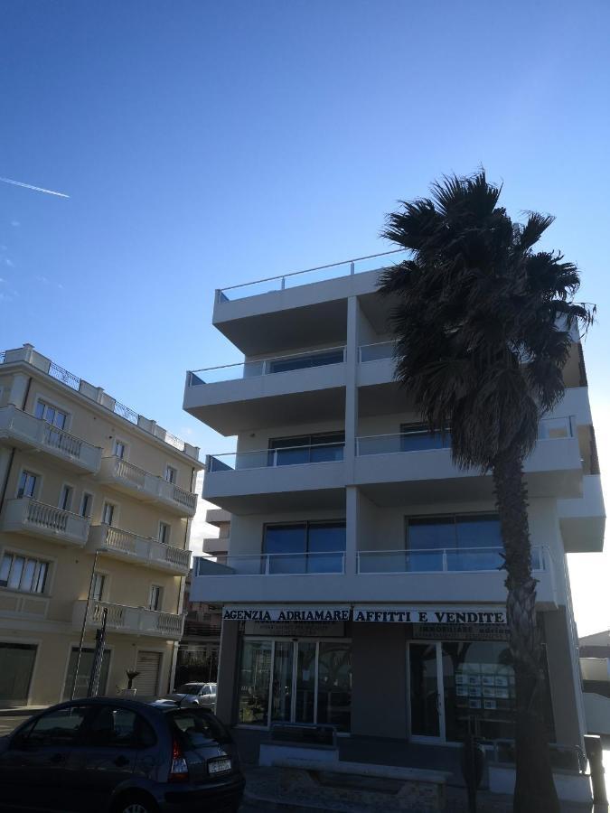 Infinito Lägenhet Alba Adriatica Exteriör bild